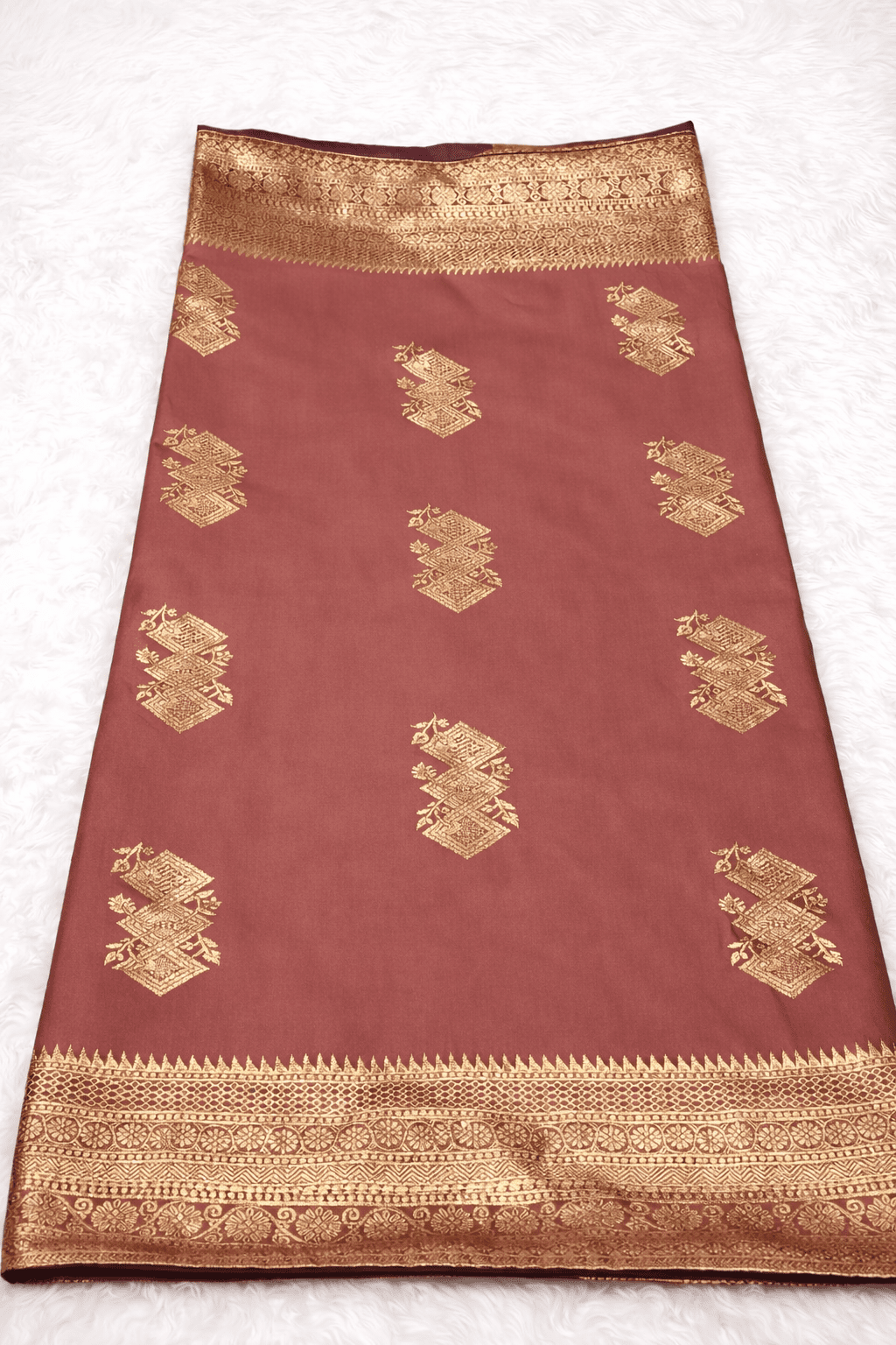 Classy Mauve Banarasi Silk Saree with Blouse Piece - Kanyaraa