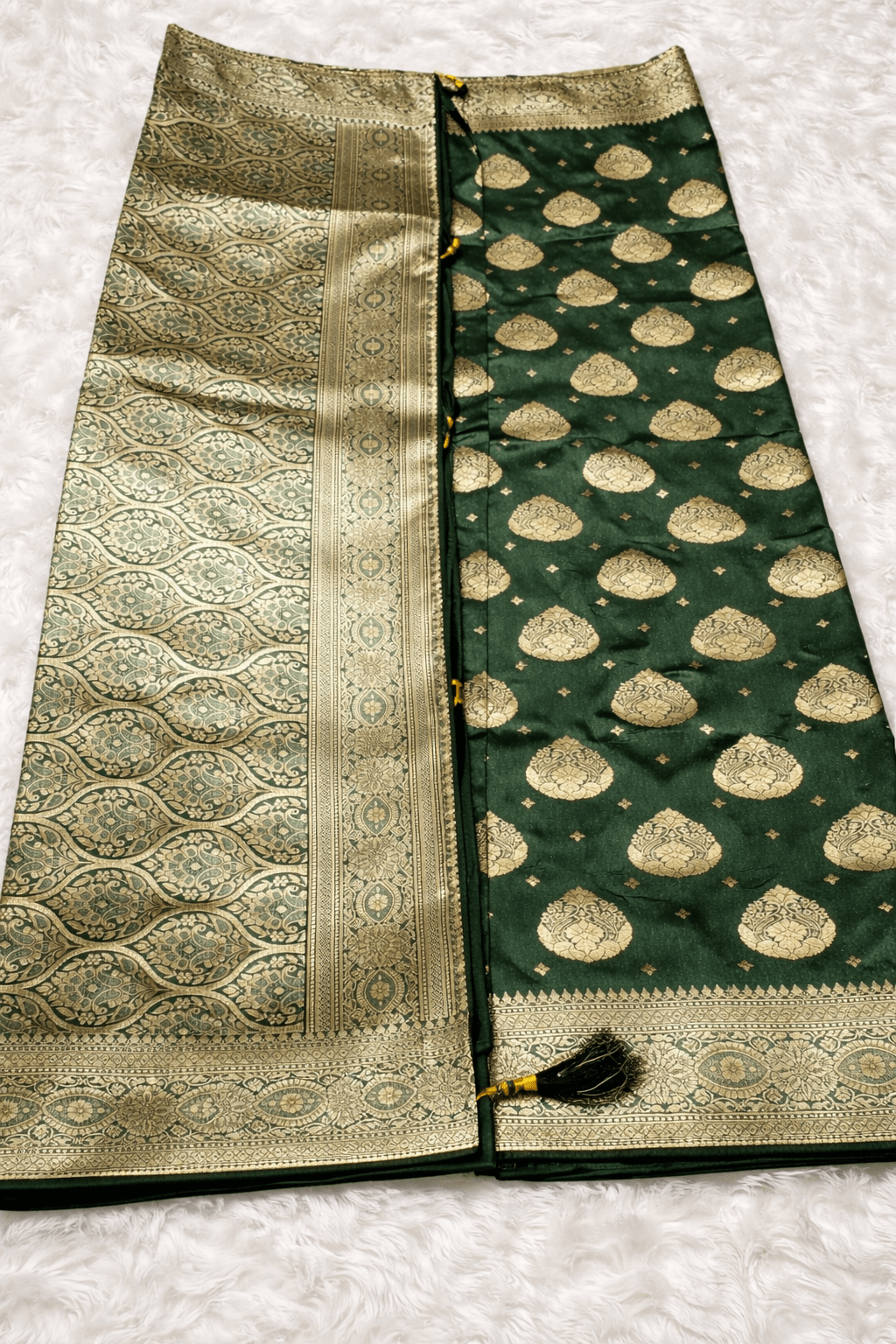 Green Wedding Banarasi Silk Saree with Blouse Piece - Saree