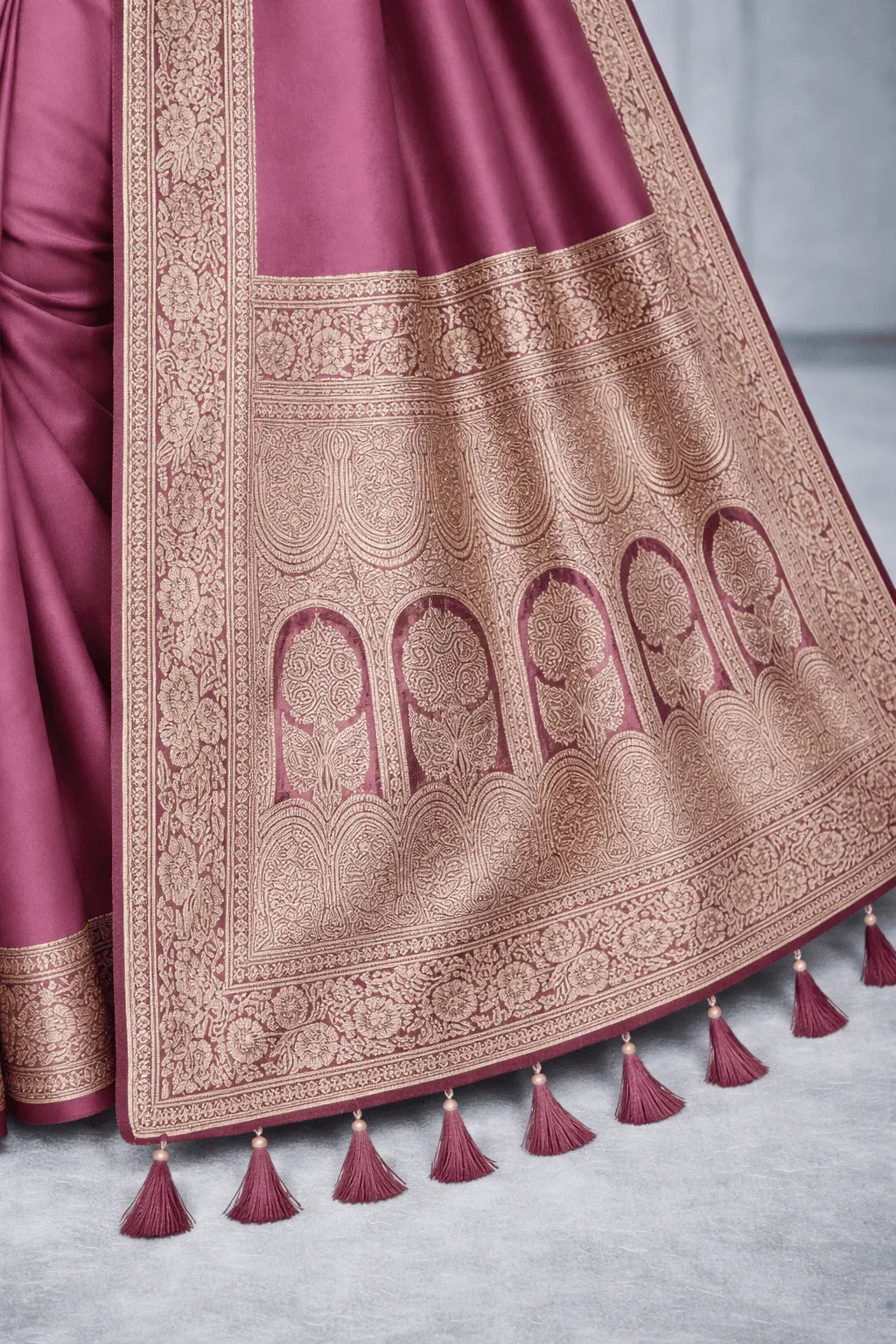 Mauve Pink Banarasi Silk Saree with Gold Border and Blouse Piece - Saree