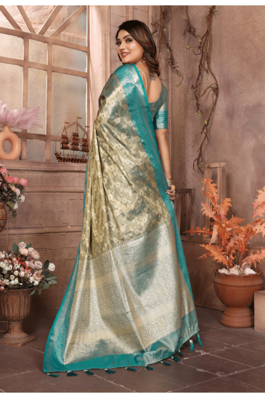 Traditional Gray Kanjivaram Handloom Tissue Silk Saree - Kanyaraa